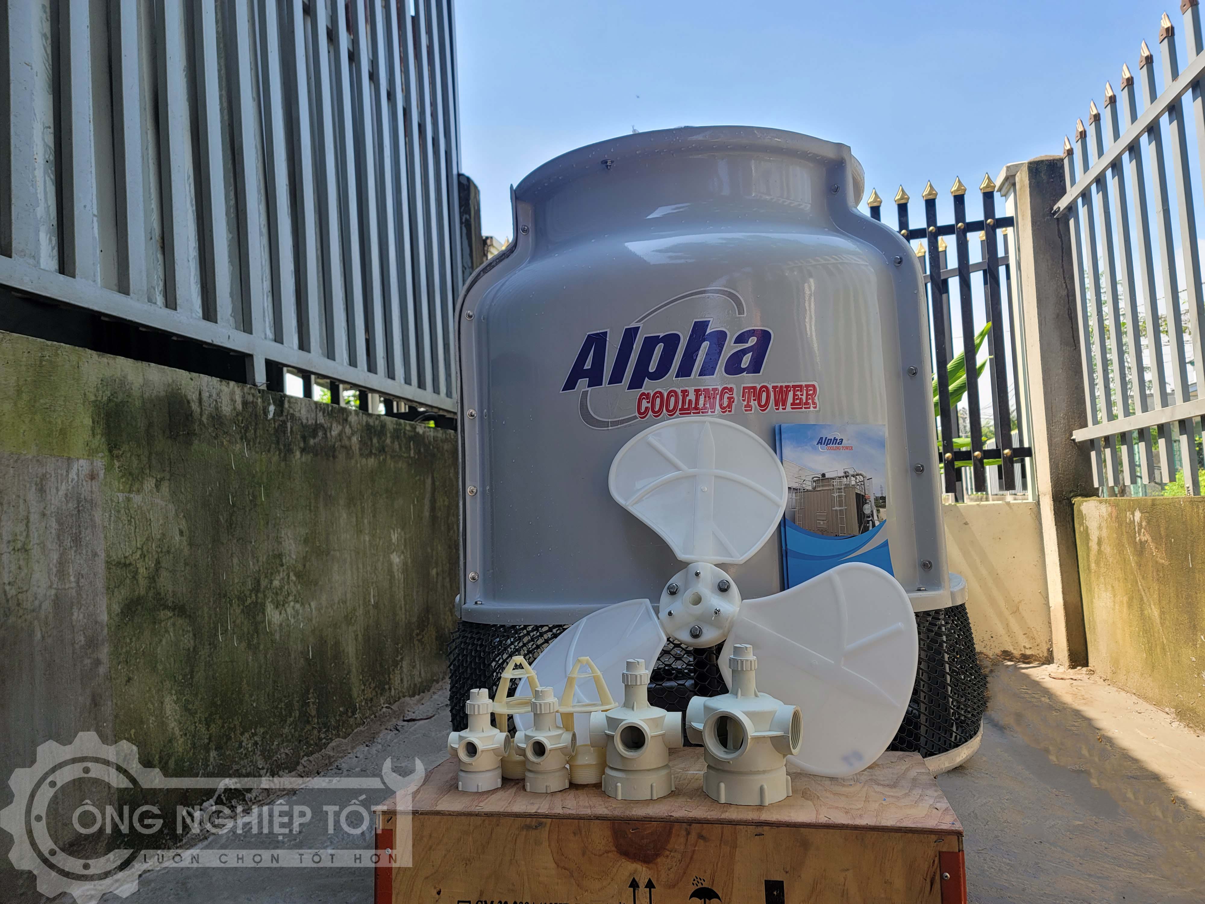 Ảnh chụp cánh quạt D635 3 cánh với linh kiện